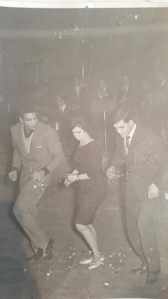Baile en una fiesta antigua